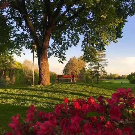 Golf La Pinetina فندق 3*