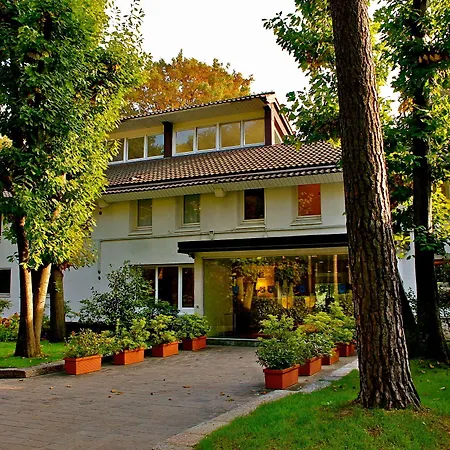 Hotel Golf La Pinetina 3*