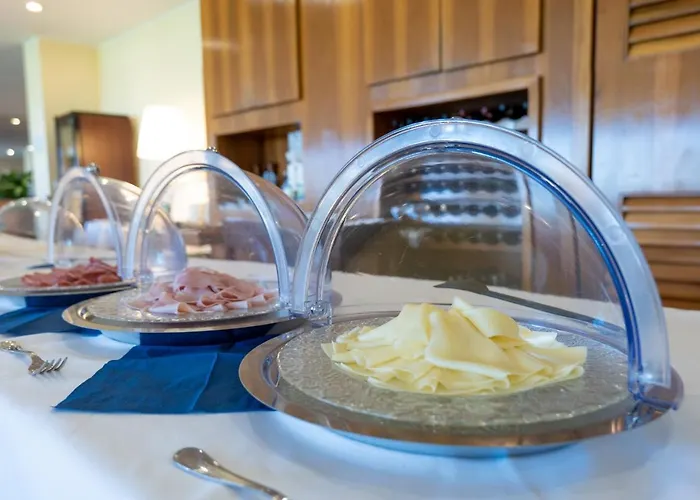 Hotel Golf La Pinetina 3*